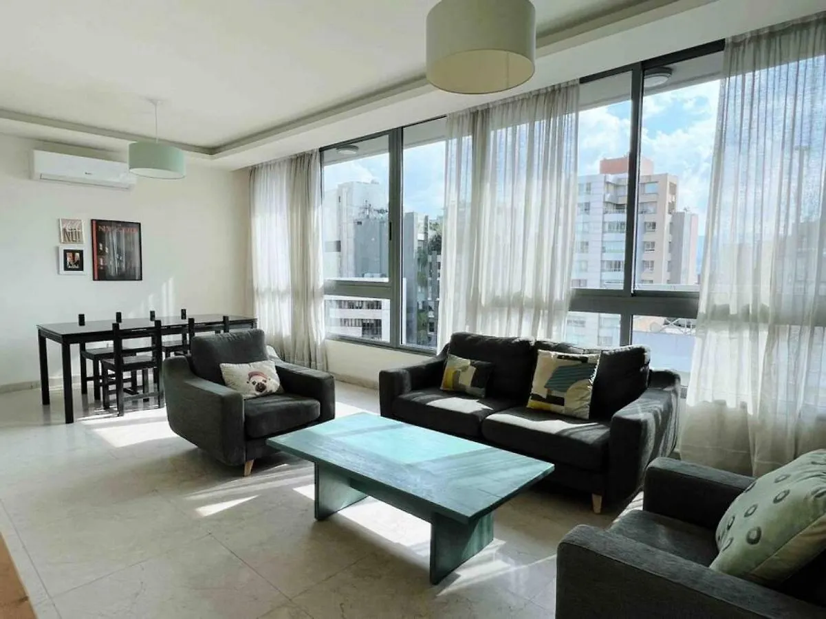 Modern 3Br Apt Next To Hotel Dieu Beirut Apartment
